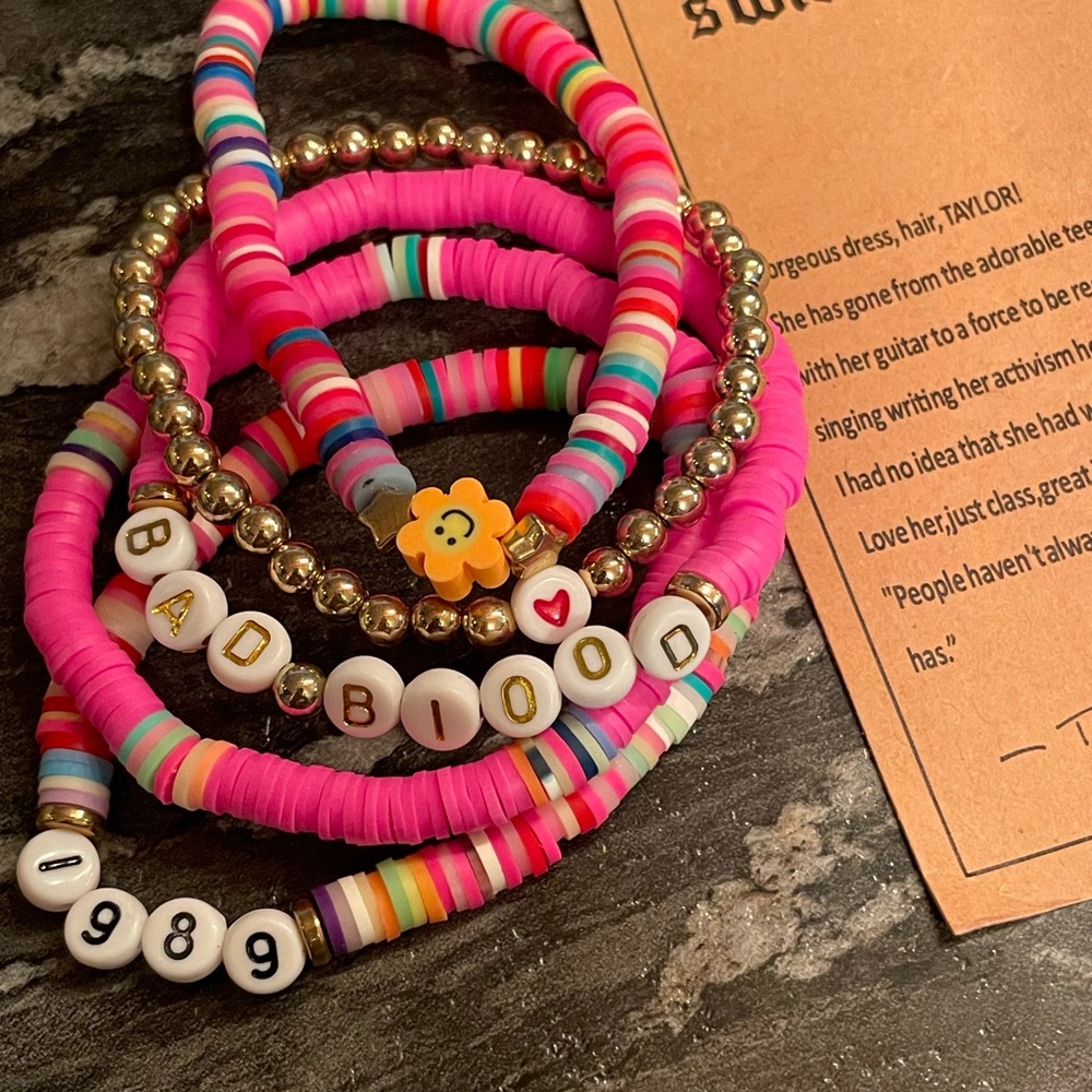 Taylor Swift Swiftie Forever set of 5 friendship bracelets.